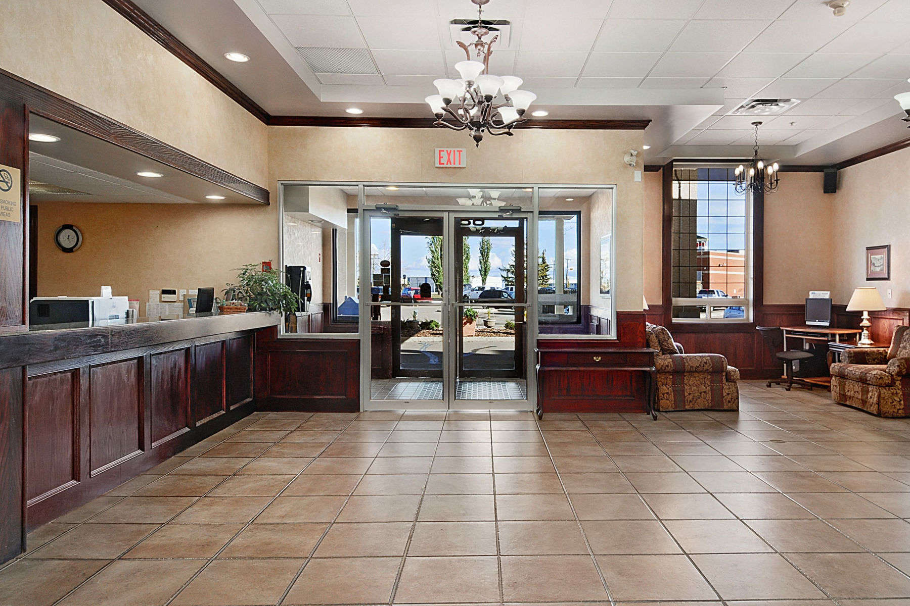Ramada By Wyndham Red Deer Hotel & Suites Extérieur photo